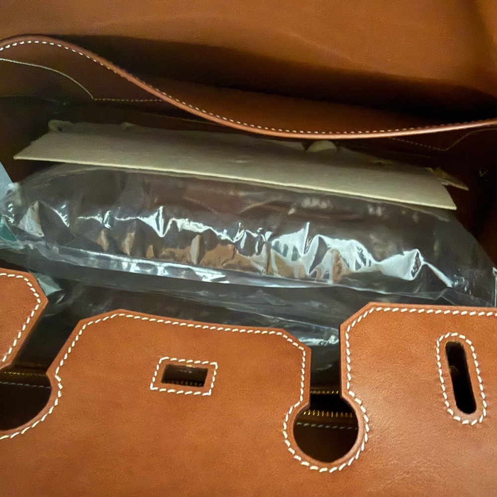 Gorgeous Tan Leather Satchel with removable twilly Accent - Picture 5 of 5